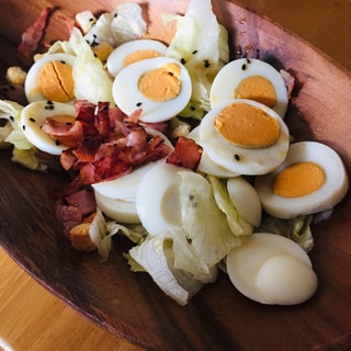 【作り置きレシピ】ゆで卵とベーコンのシンプルサラダ